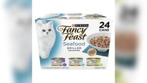 Purina Fancy Feast Grilled Seafood Wet Cat Food Review (24-Pack)