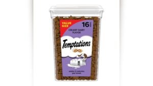 Temptations Cat Treats Review: Creamy Dairy Flavor, 16 oz Tub