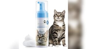 Mooncat Waterless Cat Shampoo Review: Safe, Gentle & Effective