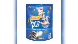 Purina Friskies Party Mix Beachside Crunch Review – 30 oz Pouch