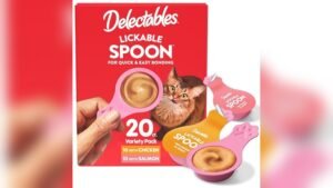 Delectables Lickable Spoon Cat Treats Review: Real Chicken & Salmon